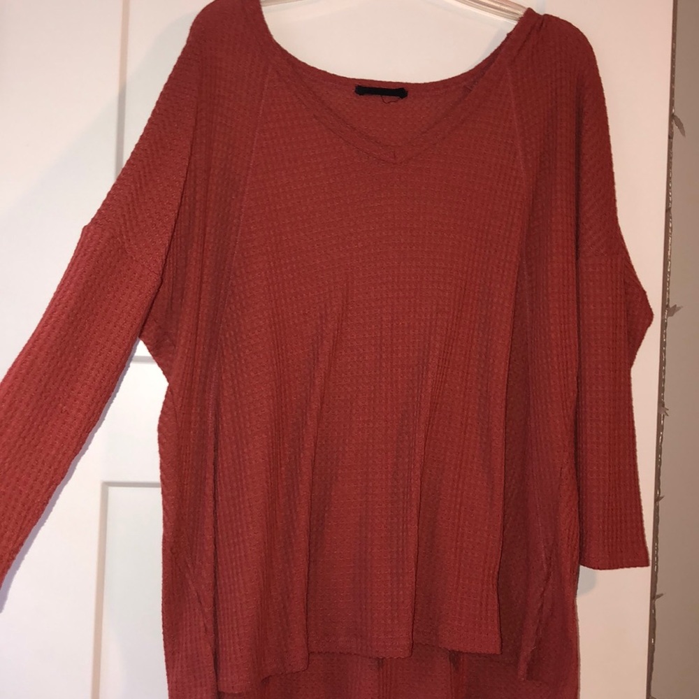 burnt orange quarter length/long sleeve shirt!